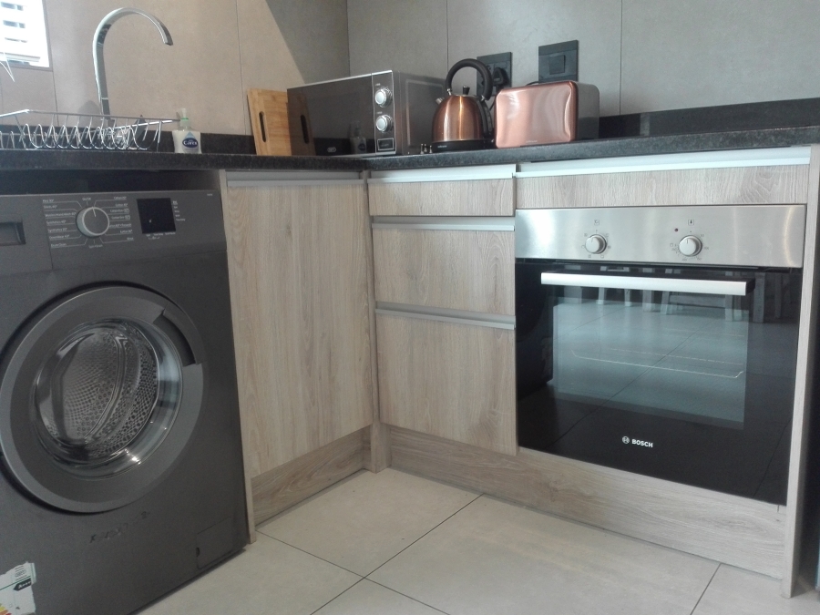 To Let 1 Bedroom Property for Rent in Table View Western Cape
